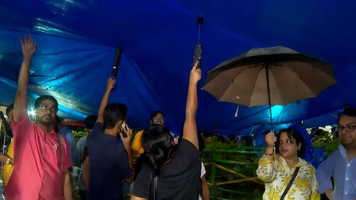 শুক্রবার তাঁরা জানালেন দাবি-দাওয়া আদায়ের জন্য লম্বা লড়াইয়ের প্রস্তুতিও নিচ্ছেন।