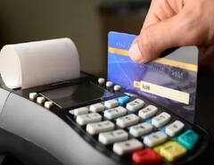 क्रेडिट कार्डने शॉपिंग कराल तर मिळणार बम्पर सूट, वेगवेगळ्या बँकांच्या क्रेडिट कार्डवर आकर्षक ऑफर्स