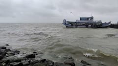 South 24 Parganas News: ঝড়ের দাপটে কাকদ্বীপে ভাঙল কাঁচাবাড়ি ! তছনছ পানের বরজ, দিনভর দুর্যোগের আশঙ্কা উপকূলবর্তী এলাকায়