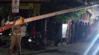 Madurai news Vck flagpole will be removed at midnight - TNN மதுரையில்  விசிக கொடி அகற்றம் - நள்ளிரவில் நடந்த பரபரப்பு
