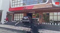 रेस्टोरेंट में खाने का मजा ले रहे थे लोग, तेज रफ्तार कार ने अंदर घुसकर रौंद दिया- वीडियो वायरल