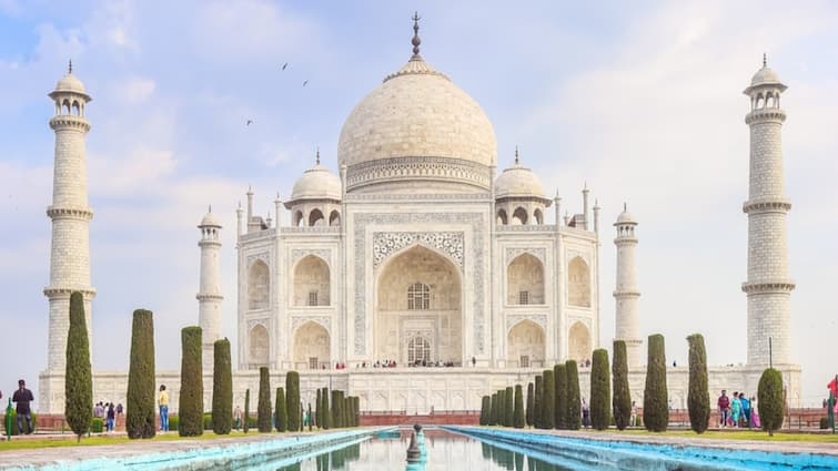 Taj Mahal Iconic Dome Leaking Garden Flooded After Heavy Rain Batters Agra ASI Inspects Site Taj Mahal's Iconic Dome Leaking, Garden Flooded After Heavy Rain Batters Agra; ASI Inspects Site