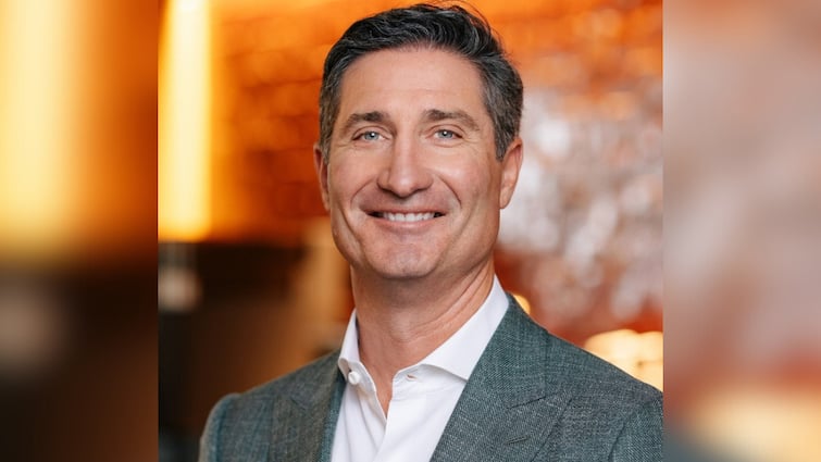 Starbucks New CEO Brian Niccol Announces 4 Major Changes To Enhance Overall Experience Starbucks’ New CEO Announces 4 Major Changes To Enhance Overall Experience; Here Are The Details