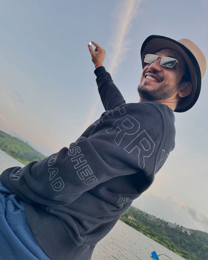 Arjun was also featured in a cameo appearance in Ranveer Singh and Alia Bhatt-starrer ‘Rocky Aur Rani Kii Prem Kahaani’ helmed by Karan Johar. (All images: Instagram/@arjunbijlani)