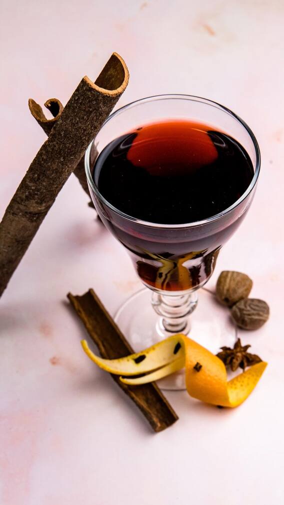 ஜாதிக்காய் பொடியை தண்ணீரில் சேர்த்து குடிப்பதால் ஏற்படும் நன்மைகள்