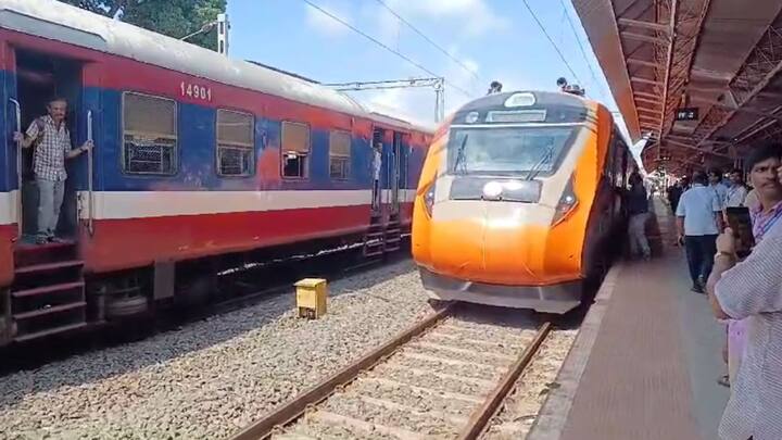 कोल्हापूर ते पुणे वंदे भारत सकाळी सव्वा आठ वाजता कोल्हापुरातून निघेल.