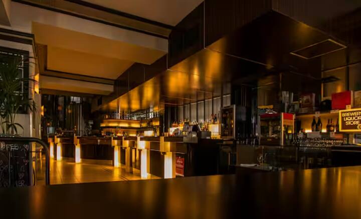 ਫਰਾਂਸ ਚੌਥਾ ਦੇਸ਼ ਹੈ ਜਿੱਥੋਂ 12.67 ਅਮਰੀਕੀ ਡਾਲਰ ਦੀ ਸ਼ਰਾਬ ਆਯਾਤ ਕੀਤੀ ਗਈ ਸੀ।