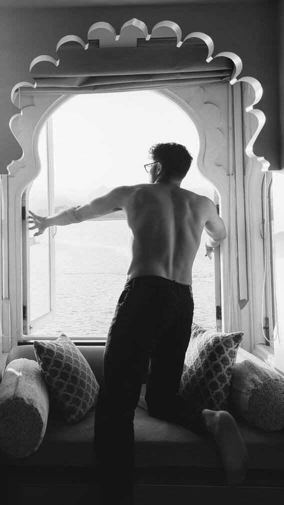 करण जौहर की फिल्म ठुकराई, हुआ ब्लैकलिस्ट, फिर डेब्यू मूवी से बना स्टार