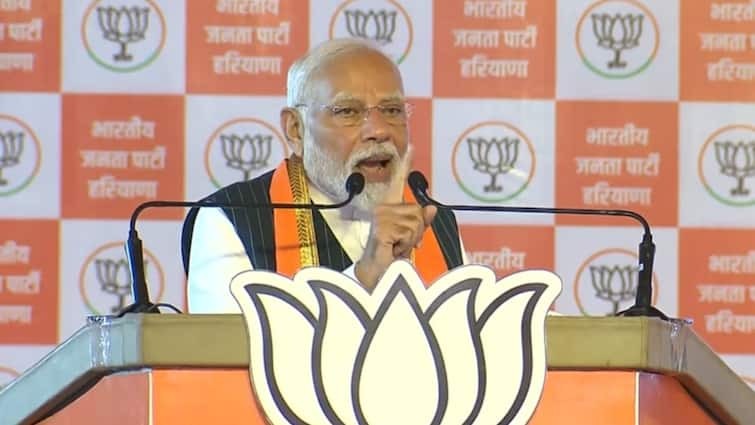 PM Modi slams Congress wants to bring terrorism back in Jammu Kashmir Article 370 Kurukshetra rally harayana election 2024 'जम्मू कश्मीर में फिर आतंकवाद वापस लाना चाहती है कांग्रेस', कुरुक्षेत्र से पीएम मोदी का बड़ा हमला