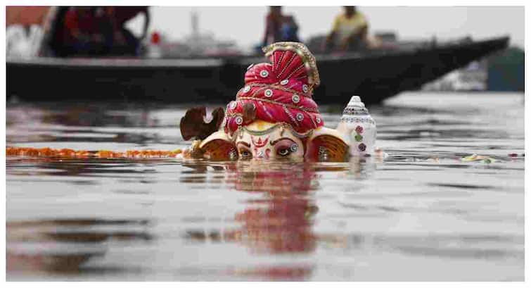 Ganesh visarjan 2024 date rituals auspicious time for Ganesh Nimajjanam Ganesh Visarjan 2024: ఈ ఏడాది గణేష్ నిమజ్జనం ఎప్పుడు? నిమజ్జనానికి మంచి మూహూర్తాలు ఇవీ