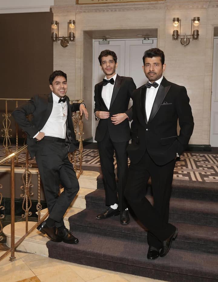 The movie features a highly talented and versatile ensemble cast, including Adarsh Gourav, Vineet Kumar Singh, and Shashank Arora in the lead roles.