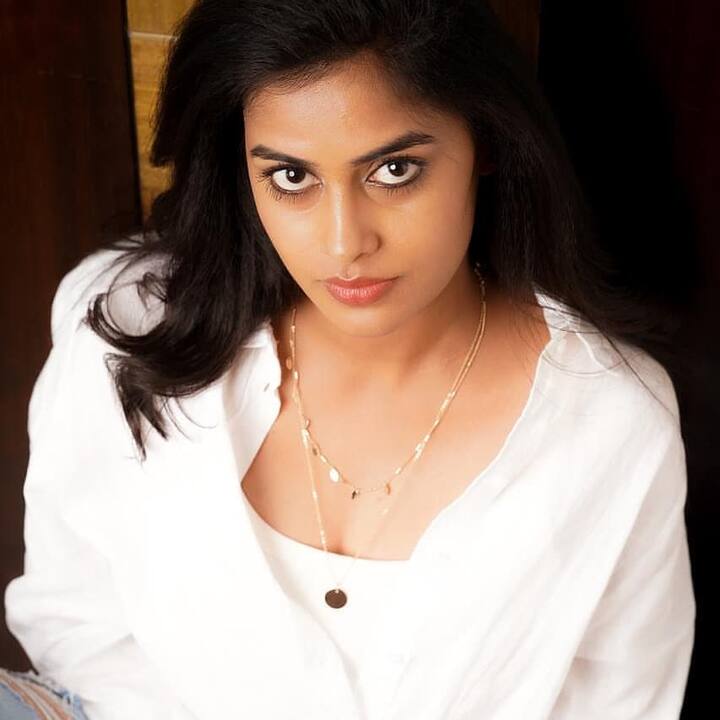 ఇక హౌజ్లో నిఖిల్,పృథ్వీరాజ్లతో అతిసన్నిహిత్యం కూడా ఆమెకు నెగిటివిటీ వస్తుంది. దీంతో సోనియాను శోభా శెట్టి 2.0 అంటూ కామెంట్స్ చేస్తున్నారు. నిఖిల్,పృథ్వీలతో చేస్తున్న ఓవరాక్షన్ ఆడియన్స్కి అసలు నచ్చడం లేదు.