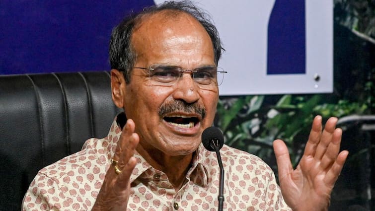 Kolkata Rape Murder Case Congress leader Adhir Ranjan Chowdhury slams CM Mamata Banerjee 'ये सब ममता बनर्जी की चालाकियां हैं', हड़ताल कर रहे डॉक्टरों से ममता की मुलाकात पर बोले अधीर रंजन