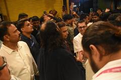 छोटे बेटे अनंत और दोनों बहुओं के साथ लालबागचा राजा के दर्शन करने पहुंचे मुकेश अंबानी, सादगी से फिर जीता दिल