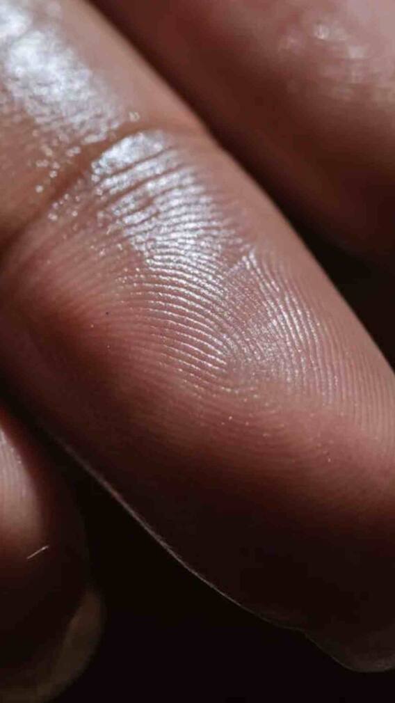 इन अंगों में कभी नहीं डालनी चाहिए उंगली