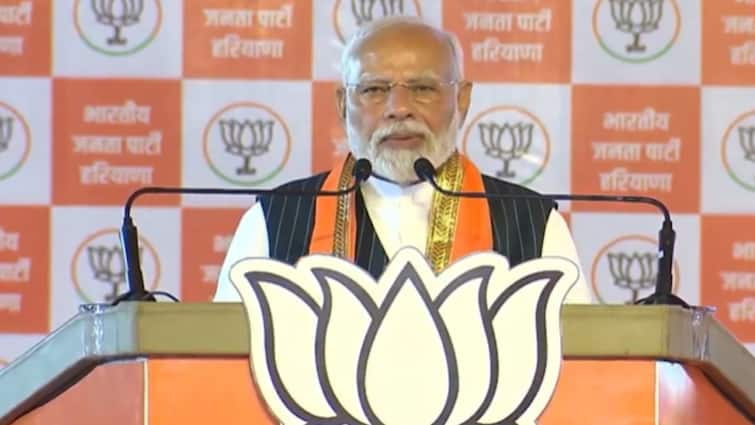 PM Modi Attacks Congress In Kurukshetra rally Those Who Voted For Cong Regretting BJP To Score Hat Trick In Haryana 'Those Who Voted For Cong Regretting': PM Attacks Oppn In Kurukshetra, Says 'BJP To Score Hat-Trick In Haryana'