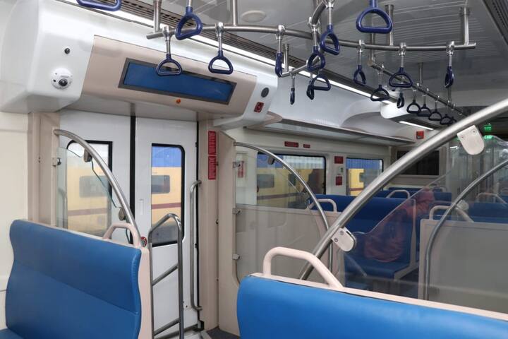 वंदे भारत मेट्रो ट्रेन 9 स्थानकावर थांबेल. प्रत्येक स्थानकांवर वंदे भारत मेट्रो 2 मिनिटं असेल. या ट्रेनला दोन्ही शहरांना जोडण्यास पावणे सहा तासांचा वेळ लागेल.