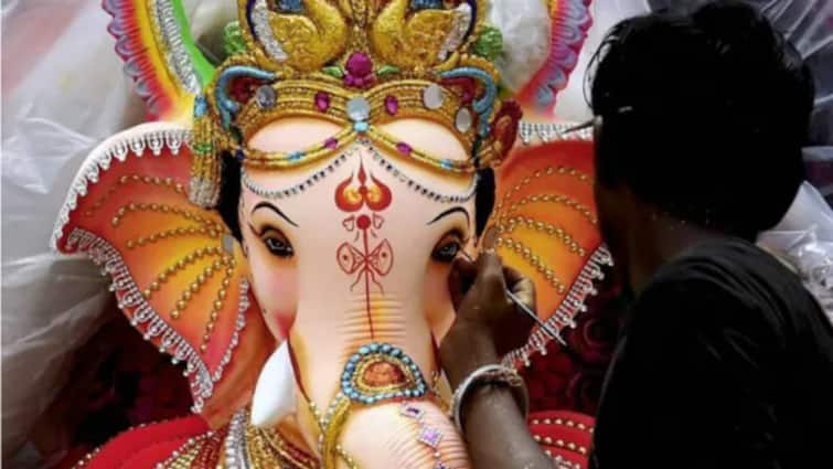 Muslim Ganpati Theme Controversy in Hyderabad Secundrabad Organisers Explained मुस्लिम थीम पर गणपति! सिकंदराबाद में विवाद, अब आयोजकों ने कही ये बात