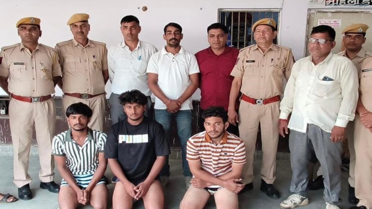 एक महीने में दूसरी बार टूटी थी अम्बेडकर की मूर्ति, डीग पुलिस ने तीन आरोपियों को किया गिरफ्तार