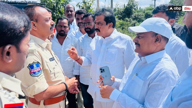 Police arrests Adilabad MP Godam Nagesh and MLA Payal Shankar Asifabad News: బాధితుల్ని పరామర్శించేందుకు వెళ్తున్న బీజేపీ ఎంపీ, ఎమ్మెల్యే అరెస్ట్ - పోలీసులపై నేతల ఆగ్రహం