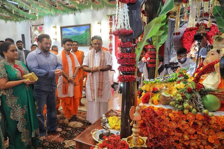 CM Eknath Shinde took to his official Instagram handle to share pictures of the Bollywood star participating in Ganesh Chaturthi celebrations.