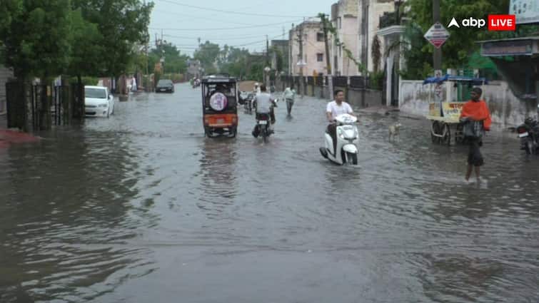 Bharatpur news Heavy rains cause rivers drains to overflow alert issued for 20 villages Rajasthan Bharatpur: Rivers In Spate After Heavy Rains, Cause Flooding; Alert Issued For 20 Villages