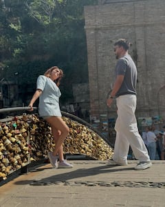 शॉर्ट्स संग ब्लेजर पहन पति विक्की की बाहों में खोई नजर आईं अंकिता लोखंडे, एक्ट्रेस ने शेयर की रोमांटिक तस्वीरें