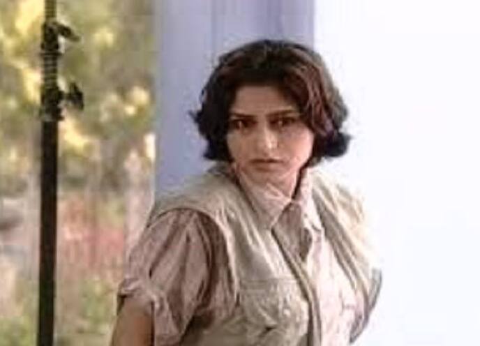 उश्नातर जोन्नो- रूपा और चूर्णी गांगुली की उश्नातार जोनो एक टेलीफिल्म है. इसमें भी दो महिलाओं के बीच के रिश्ते को दिखाया गया है. उश्नातर जोन्नो का डायरेक्शन कौशिक गांगुली ने किया था.