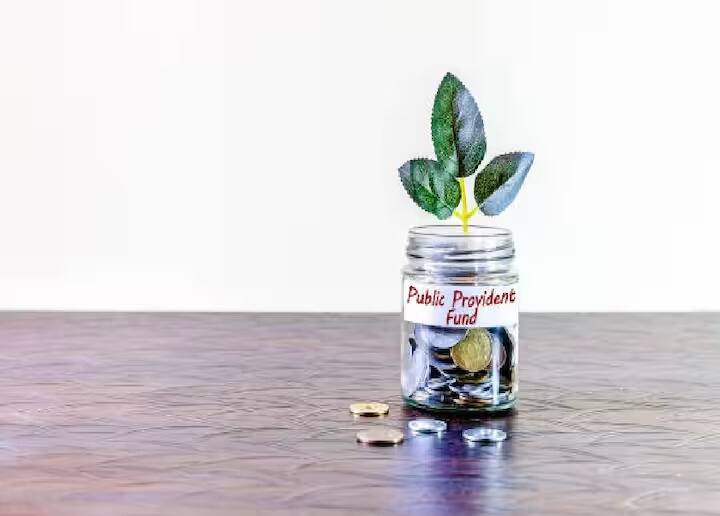 মিউচুয়াল ফান্ডে বিনিয়োগ করার আগে প্রায়ই ইনভেস্টাররা সেরা বিকল্প সম্পর্কে চিন্তা করে। এই ক্ষেত্রে আপনার বোঝা উচিত সেরা হল এক ধরনের মিথ। অতীতে যে মিউচুয়াল ফান্ডটি ভালো রিটার্ন দিয়েছে ভবিষ্যতেও তা ভালো রিটার্ন দিতে পারবে এমনটা ভাবা ঠিক নয়।