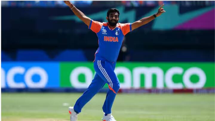 'యార్కర్ కింగ్'గా కూడా ప్రసిద్ధి చెందిన బుమ్రా కూడా ఏ ప్లస్ కేటగిరిలోనే ఉన్నాడు. అతని జీతం కూడా ఏటా రూ.7 కోట్లు. ఈ ఏడాది భారత్ తరఫున అత్యధిక వికెట్లు (42) తీసిన బౌలర్గా కూడా బుమ్రా నిలిచాడు.