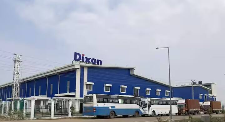 डिक्सन टेक्नोलॉजीज (Dixon Technologies): गेल्या आठवड्यात या शेअरमध्ये 8 टक्क्यांची तेजी पाहायला मिळाली. शुक्रवारी हा शेअर 1.36 टक्क्यांच्या तेजीसह 13,027.85 रुपयांच्या मूल्यावर बंद झाला.