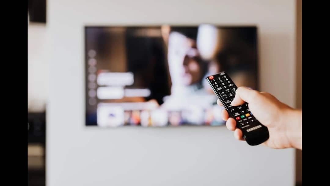 Best Smart TV Under Rs 20000 Acer Onida Hisense 43 inch Check List Best Smart TV Under Rs 20000: రూ.20 వేలలోపు బెస్ట్ స్మార్ట్ టీవీలు ఇవే - 43 అంగుళాల భారీ డిస్‌ప్లేతో!