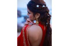 Malavika Mohanan : మాళవిక మోహనన్ ఓనమ్ లుక్.. వైట్ శారీలో కాకుండా రెడ్ డ్రెస్​లో సెలబ్రేషన్స్