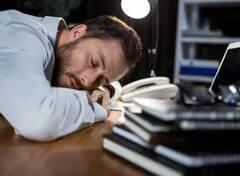 Sleepy In Office: ਜੇਕਰ ਤੁਹਾਨੂੰ ਵੀ Office 'ਚ ਕੰਮ ਕਰਨ ਵੇਲੇ ਆਉਂਦੀ ਨੀਂਦ? ਤਾਂ ਜਾਣ ਲਓ ਇਸ ਦਾ ਕਾਰਨ ਕਿਤੇ ਕੋਈ ਖਤਰਨਾਕ ਬਿਮਾਰੀ ਤਾਂ ਨਹੀਂ