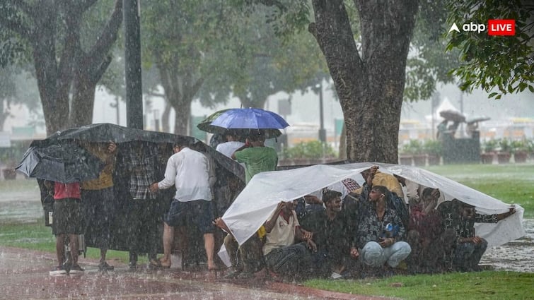 Tomorrow Weather IMD Update 16 September Rainfall Prediction in UP Delhi MP Bihar Jharkhand West Bengal Weather Update: इन राज्यों में जमकर बरसेंगे बादल! IMD ने जारी किया रेड अलर्ट, जानें कल कैसा रहेगा मौसम