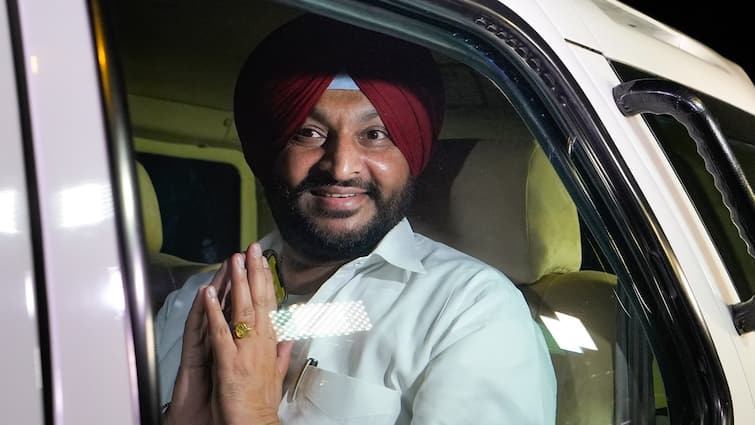 Union Minister Ravneet Singh Bittu calls Rahul Gandhi number one terrorist 'Rahul Gandhi No. 1 Terrorist': BJP's Ravneet Singh Bittu's Shocking Remark Over Cong MP's US Visit