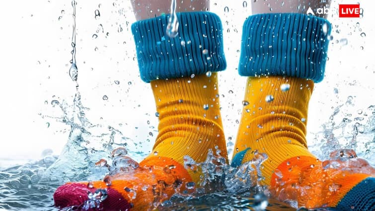 How long is it okay to wear socks when they are wet from rain, what could be the harm?