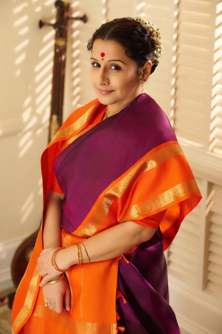 कपाळावर पारंपारिक कुंकुमा आणि विभूती, दोन्ही बाजूला स्वतंत्र नाकात कड्या आणि मल्लीपू (मोगरे) फुलांनी तिचा अंबाडा सजला. अनु म्हणाली,