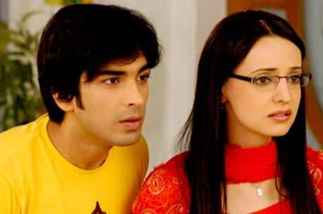 'मिले जब हम तुम' में सम्राट बने मोहित सहगल और गुंजन बनी सनाया ईरानी की ऑन स्क्रीन लव स्टोरी तो चल रही रही थी. साथ में उनका अफेयर भी वहीं से शुरू हुआ और बाद में ये रियल लाइफ कपल बन गए.