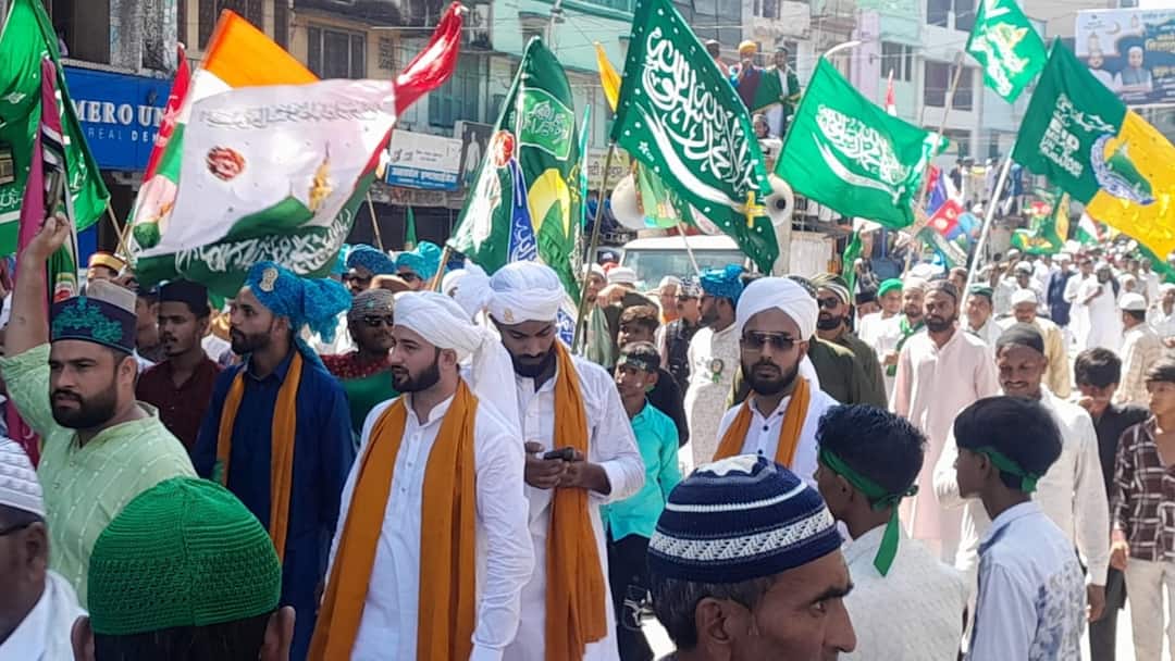 Eid e Milad un Nabi 2024 will celebrated in Uttarakhand People of Muslim community took out a procession ann भाईचारे के संदेश के साथ मनाया गया ईद मिलादुन्नबी का त्योहार, जानें क्या है बारावफात