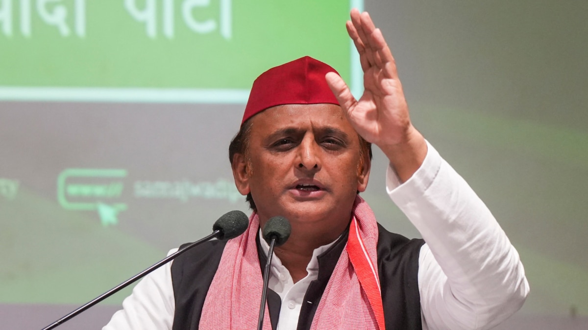 Samajwadi Party Candidates List पर बीजेपी ने उठाए सवाल, कहा- ये परिवार से बाहर नहीं सोच सकते