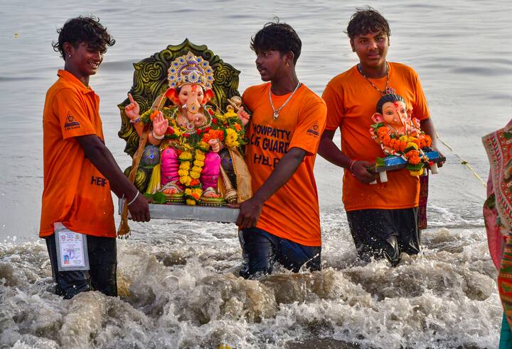 ज्या दिवशी गणपतीची भक्तिभावाने पूजा केली जाते, त्या मंगळवारच्या दिवशी बाप्पाचं विसर्जन करणं योग्य आहे का? असा प्रश्न अनेकांना पडला आहे.