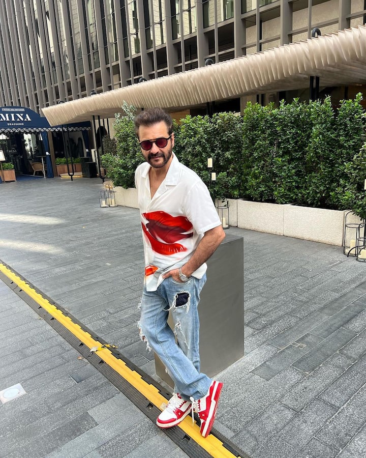 हम बात कर रहे हैं अनिल कपूर और बोनी कपूर के भाई संजय कपूर की. जिन्होंने अपना फिल्मी करियर एक्ट्रेस तब्बू के साथ शुरू किया था. दोनों साल 1995 में रिलीज हुई फिल्म ‘प्रेम’ में नजर आए थे. हालांकि ये फिल्म बॉक्स ऑफिस पर कुछ खास कमाल नहीं दिखा पाई.