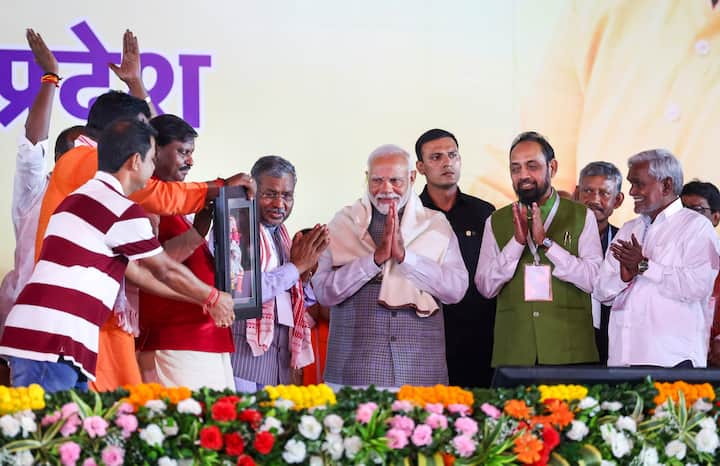 गुजरात के वडनगर में साल 1950 में जन्मे नरेंद्र मोदी के बर्थडे पर इस बार अजमेर शरीफ दरगाह (राजस्थान में) में खास लंगर चलाया जाएगा. यह पूरी तरह से शाकाहारी होगा और इस दौरान 4000 किलो खाना सर्व किया जाएगा.