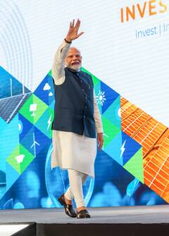 Narendra Modi Birthday: कभी 'शेखों' संग ली सेल्फी तो कभी की दुआ... देखें, कौन-कौन से मुल्कों की मस्जिदों में जा चुके हैं PM नरेंद्र मोदी