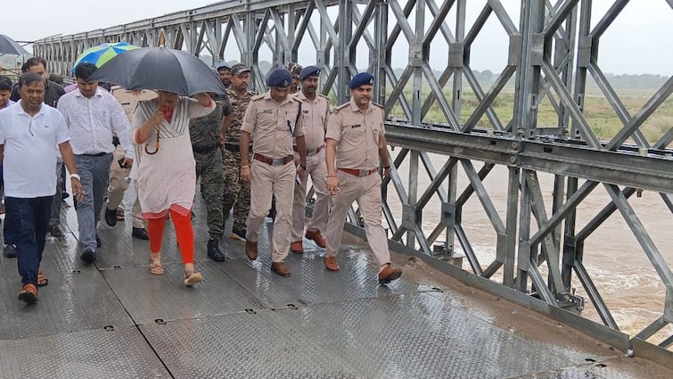 Bihar Jamui Bridge tilted over Barnar River Chief Minister Nitish Kumar Bihar: Portion Of Jamui Bailey Bridge Tilts One Side, Traffic Suspended