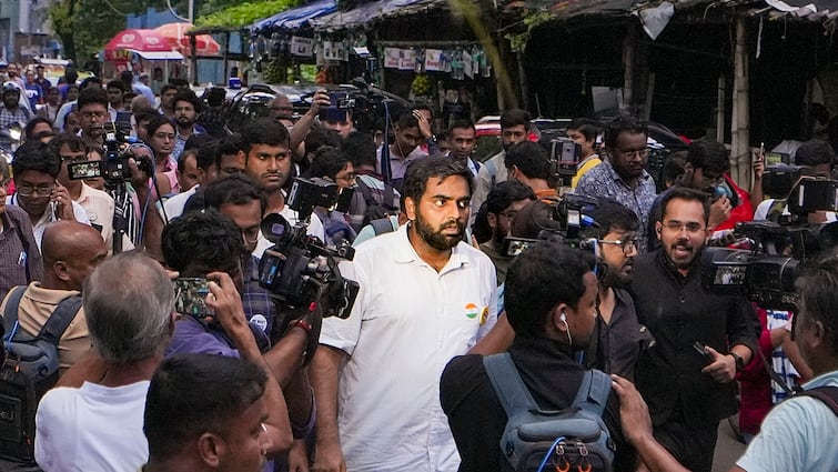 Kolkata News RG Kar Protest Junior Doctors Mamata Banerjee Hold Talks As West Bengal Govt Agrees To Record Minutes Of Meeting RG Kar Protest: Junior Doctors, Mamata Hold Talks As Govt Agrees To Record Minutes Of Meeting