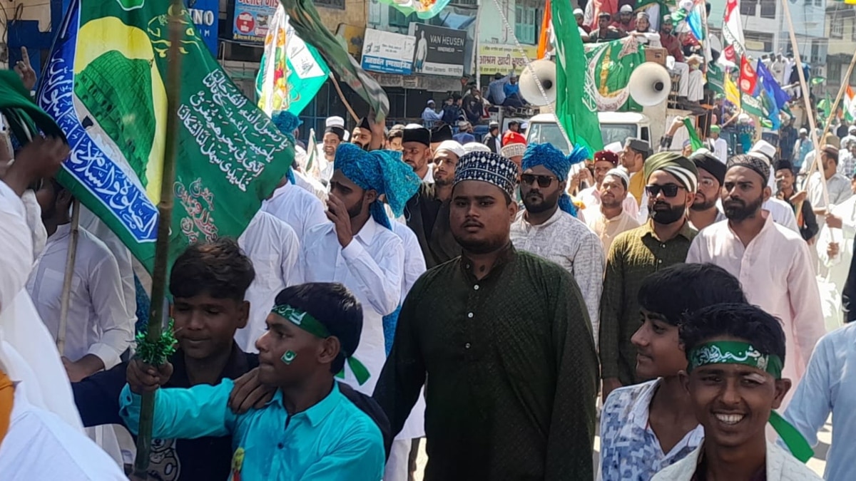 People of the Muslim community took out a procession