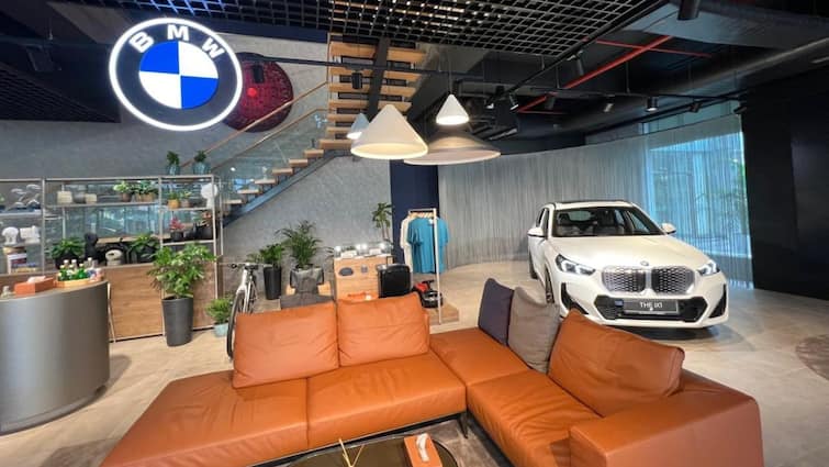 BMW India Unveils 'Retail Next' For Futuristic Showroom Experience BMW India Unveils 'Retail Next' For Futuristic Showroom Experience