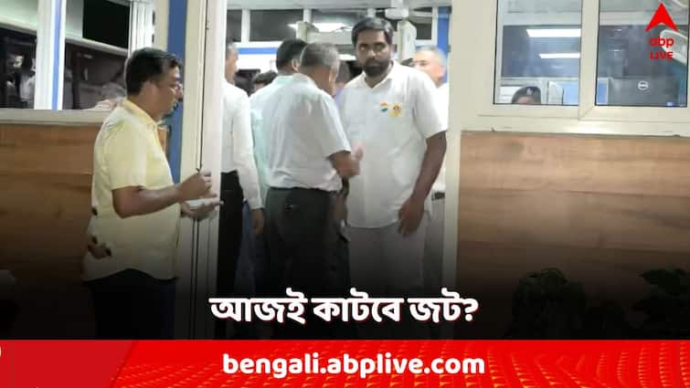 RG Kar protest doctors entered the meeting with the Chief Minister with 2 stenographers RG Kar Protest: ২ স্টেনোগ্রাফারকে নিয়েই বৈঠকে ডাক্তাররা, শর্ত মানল রাজ্য? এবার জট কাটবে?